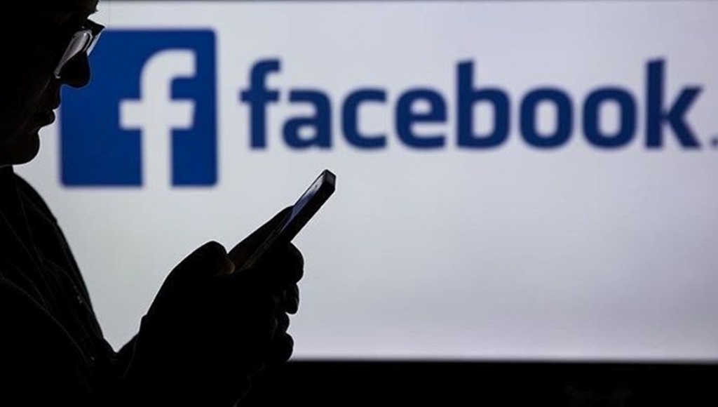 facebook’tan-“stalker”lara-kotu-haber:-profiline-girdiginiz-kisilere-arkadaslik-istegi-gonderiyor