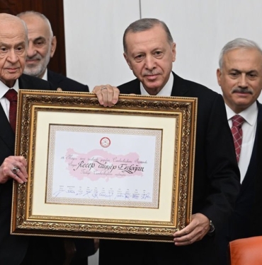 cumhurbaskani-erdogan-meclis’te-yemin-etti