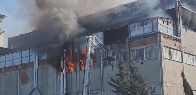 SON DAKİKA HABERİ: Başakşehir İkitelli Organize Sanayi Bölgesi’nde yangın